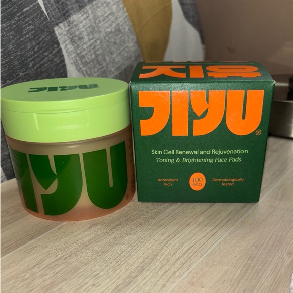 JIYU Other - JIYU skin cell and Rejuvenation Toning & Brightening face pads